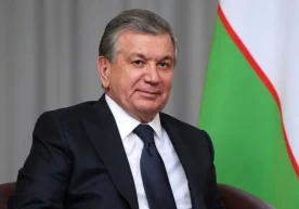 Shavkat Mirziyoyev Faxriy oltin nishoni bilan taqdirlanadi фото