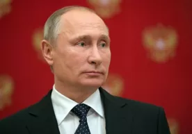 Путин давлатга хиёнатда айбланиб қамалган аёлни афв этди фото