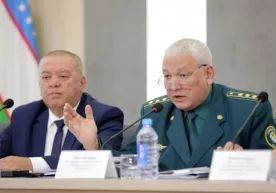 Автомобилларнинг орқа ён ойнасига парда тақиш масаласига Олий судда ташкил этилган ишчи гуруҳ нуқта қўяди фото