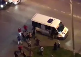 Ўсмирларнинг муштлашуви видеокамерага тушди (Видео) фото