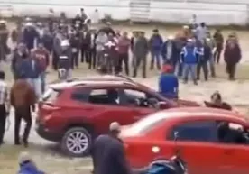 Meksikada qishloq aholisi narkokartelga qarshi urushga chiqdi фото