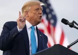 Трамп коронавирусга қарши АҚШ вакцинаси қачон тайёр бўлиши мумкинлигини айтди фото