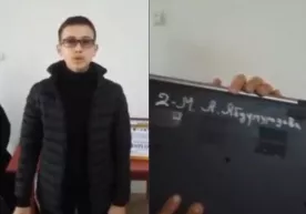 Самарқандда «Бир миллион дастурчи» лойиҳасида 1-ўринни олган ўқувчига ишлатилган ноутбук совға қилинган фото