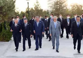 Шавкат Мирзиёев қўшни давлатлар раҳбарлари билан учрашувда қандай ташаббуслар кўтарди? фото