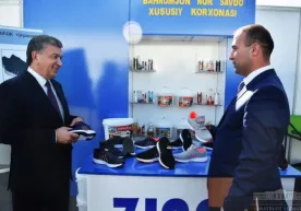 Sirdaryoda chiqayotgan krossovkalar Shavkat Mirziyoyevda katta taassurot qoldirdi (foto) фото