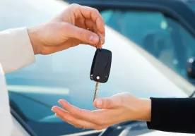 Автомобилни аукцион орқали ижарага беришда шартномани нотариал тасдиқлаш бекор қилинди фото