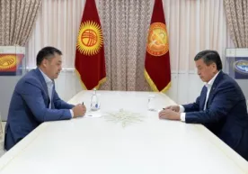 Қирғизистон президенти парламентнинг Жапаровни бош вазирликка тайинлаш тўғрисидаги қарорини ноқонуний деб топди фото