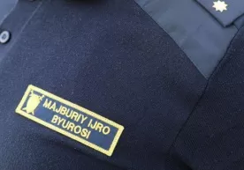 MIB "xodimi" sifatida firibgarlik qilgan ayol qo‘lga olindi фото
