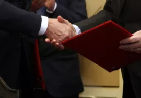 «Фахрий фуқаро» мақомини бериш тартиби тўғрисида ҳукумат қарори қабул қилинди фото