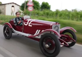 Формула-1. Жорж Расселл 100 йил олдин чемпион бўлган Mercedes'ни ҳайдаб кўрди фото