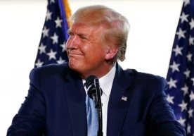 Трамп президентлик пойгасида етакчилик қилаётгани билан мақтанди фото