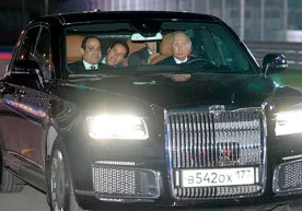 Владимир Путин Миср президентини янги лимузинида айлантирди фото