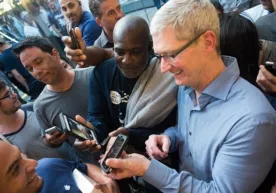 Apple iOSдаги компания иловаларини ўчиришга ижозат беради фото