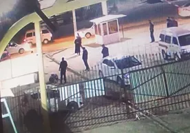 Ургутда турмушга чиқмаган қиз ҳақида гап тарқатган йигитни ўласи қилиб калтаклашди фото