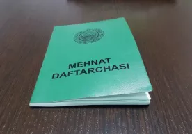 Вазир электрон меҳнат дафтарчаларига ўтиш режасини маълум қилди фото