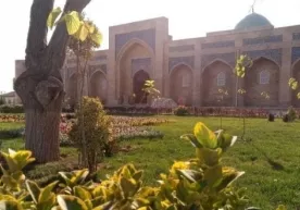 Xon saroyi, masjid, qamoqxona va maktab — Qarshidagi bir obida tarixi фото