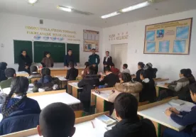 Суд ходимлари таълим даргоҳида фото