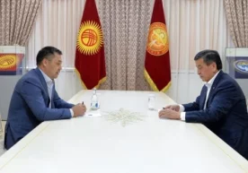 Қирғизистон президенти парламентнинг Жапаровни бош вазирликка тайинлаш тўғрисидаги қарорини ноқонуний деб топди фото