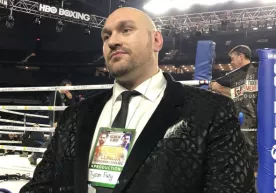 Tayson Fyuri: “Uni bir qoʻlimda ham yengaman” фото