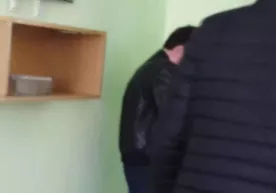 Қашқадарёда синфхонада ҳожатини чиқарган ўқувчининг ота-онасига чора кўрилди. Ота – прокуратура мансабдори фото