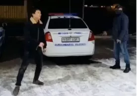 "Хизмат автомобиллари олдида рақсга тушган эркатойлар"га суд томонидан чора кўрилди фото