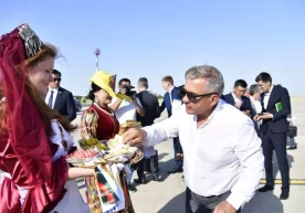 Татаристон раиси Рустам Минниханов Ўзбекистонга келди фото