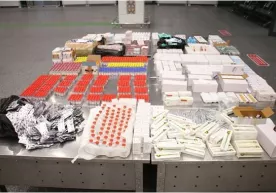 Салкам 2 миллиард сўмлик сифати кафолатланмаган дори воситаларини яширинча олиб киришга бўлган уриниш фош бўлди фото