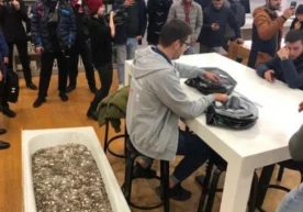 Rossiyada xaridor bir vanna tangaga iPhone XS sotib oldi фото