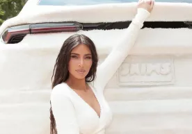 Kim Kardashyan butunlay qo‘y yungi bilan qoplangan Lamborghini Urus’ni namoyish etdi (video) фото