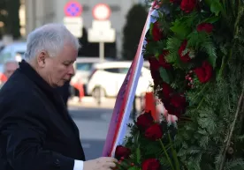 Смоленск фожиаси 14 йилдан сўнг ҳам Польшага тинчлик бермаяпти фото
