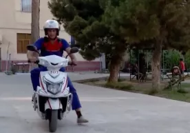 Surxondaryoda tez yordam shifokorlari elektroskuterlardan foydalanishni boshladi фото