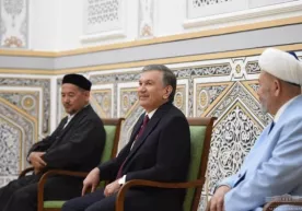 Shavkat Mirziyoyev Termizdagi Sulton Saodat maqbarasini ziyorat qildi (foto) фото