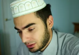 Yelkasiga jannatni ortgan yigit фото