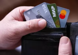 Россияда эртадан Visa ва Mastercard карталари ишламайди. Буни Ўзбекистонга таъсири борми? фото