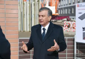 Президент Тошкент шаҳрида амалга оширилаётган лойиҳалар билан танишмоқда фото