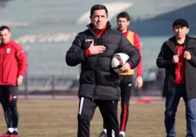 "Lokomotiv" bosh murabbiyi Mikael Sekeyra ishtirokidagi matbuot anjumani фото