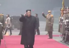 Tramp bilan uchrashgan Kim Chen In Pxenyanga “qahramon” boʻlib qaytdi фото