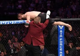 UFC. Нурмагомедов жангдан сўнг ким билан муштлашиб кетди? фото