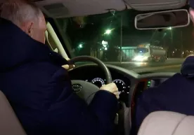 Путин босиб олинган Мариуполни машинада айланди (видео) фото