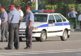 Душанбе аэропортида полициячи ўз ҳамкасбини ўққа тутди фото