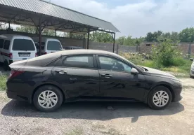 «Hyundai Elantra» ishqibozi mashinasidan ayrilish arafasida фото