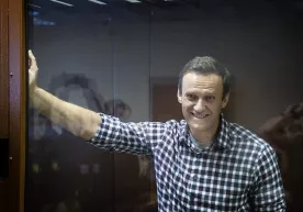 Навальний «Ив Роше» иши бўйича 2,5 йилни колонияда ўтказадиган бўлди фото