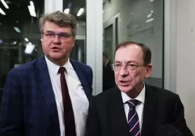 Polshada prezident saroyiga chaqirilgan sobiq IIV rahbari va uning o‘rinbosari hibsga olindi фото