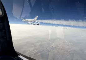 Putin Su-35S qiruvchi samolyotlari hamrohligida BAAga tashrif buyurdi фото
