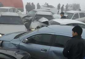 «Самарқанд – Қарши» йўлида ўнлаб автомобил тўқнашди (фото) фото