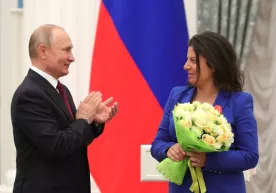«Одамхўрларни эзамиз» - тарғиботчи Симонян Путинни мақтади фото