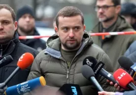 Украинада шов-шувли истеъфолар тўлқини: президент офисидан мудофаа вазирлигигача фото