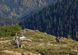 Harbiy xizmatdan qochgan 30 dan ortiq ukrainalik chegarani kesib o‘tishga urinib, halok bo‘ldi фото