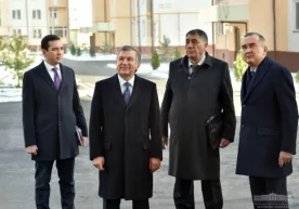 Shavkat Mirziyoyev Sergelida qurilayotgan yangi uylarni borib ko‘rdi (foto) фото