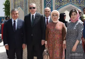Давлат раҳбарлари Баҳоуддин Нақшбанд мақбарасига ташриф буюрди фото